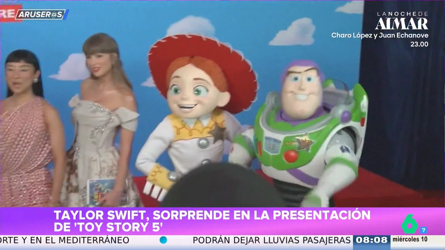 Taylor Switf sorprende en el preestreno de Toy Story 5 cantando en directo por primera vez la canción de la película Taylor Switf sorprende en el preestreno de Toy Story 5 cantando en directo por primera vez la canción de la película