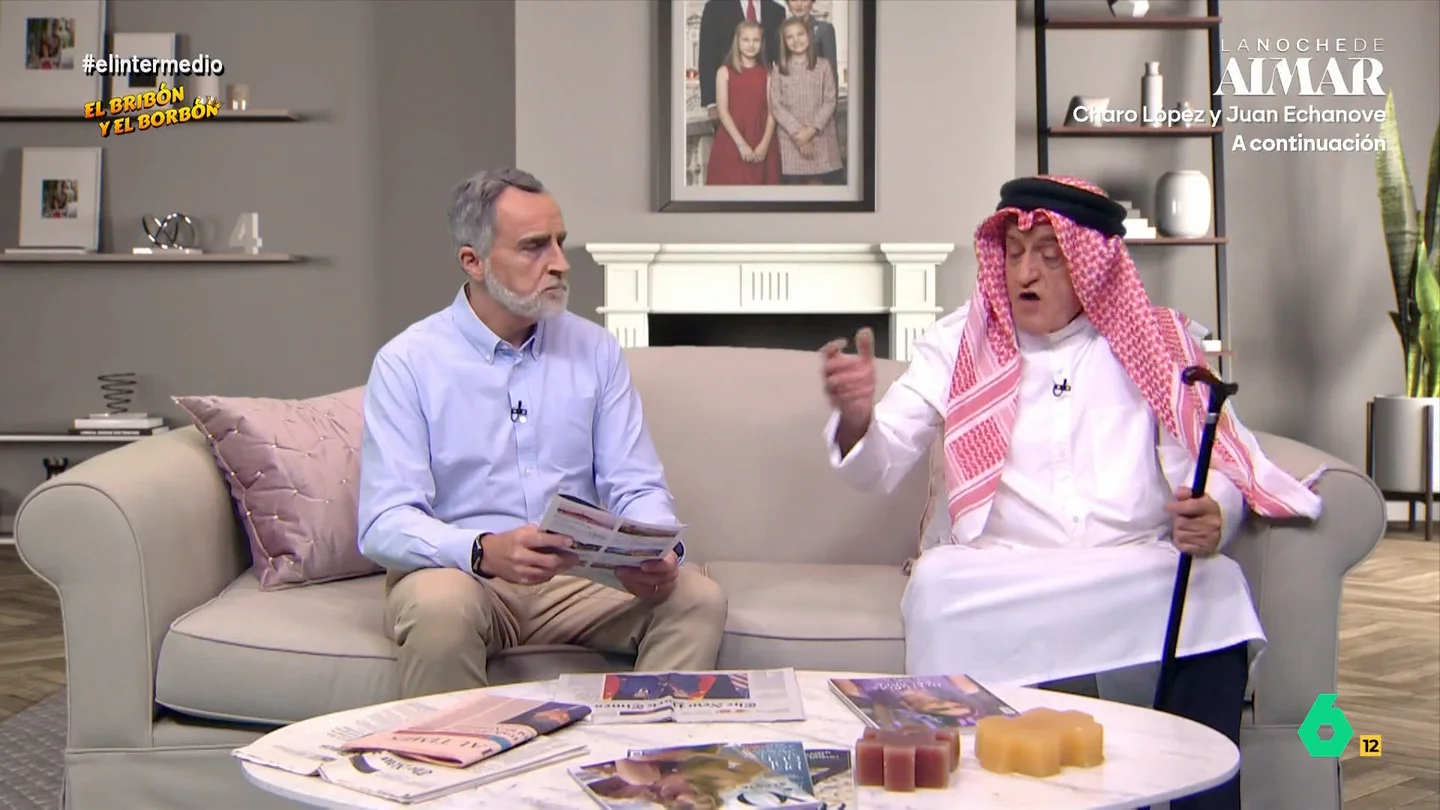 'Juan Carlos I' quiere unas vacaciones con emociones fuertes y 'Felipe VI' responde: "Tienes casi 90 años y medio cuerpo de titanio" Wyoming y Raúl Pérez se convierten en el rey Juan Carlos y Felipe VI en un nuevo capítulo de 'El Bribón y el Borbón' donde intentan organizar las vacaciones de verano del rey emérito.