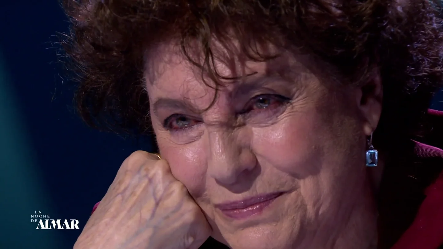 Charo López termina al borde de las lágrimas su entrevista con Aimar Bretos tras esta sentimental pregunta: "Me he emocionado" Charo López termina al borde de las lágrimas su entrevista con Aimar Bretos tras esta sentimental pregunta: "Me he emocionado"