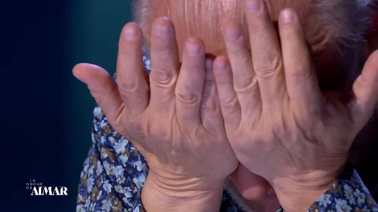 Juan Echanove rompe a llorar tras el emotivo mensaje de Ricardo Gómez: "Me ha emocionado el niño de los cojones" Juan Echanove rompe a llorar tras el emotivo mensaje de Ricardo Gómez: "Me ha emocionado el niño de los cojones"