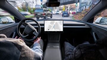 Dinamarca da luz verde a la conducci&oacute;n automatizada total supervisada de la mano de Tesla