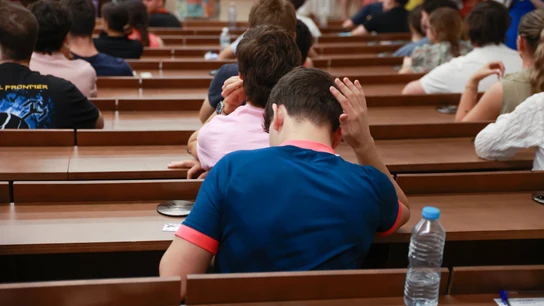 Varios alumnos, en un examen de la PAU de 2026 en Sevilla Varios alumnos, en un examen de la PAU de 2026 en Sevilla