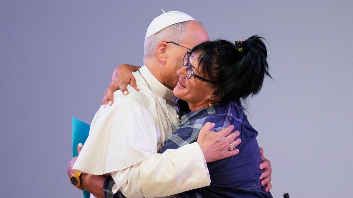 El papa León XIV dirige un mensaje de esperanza a 