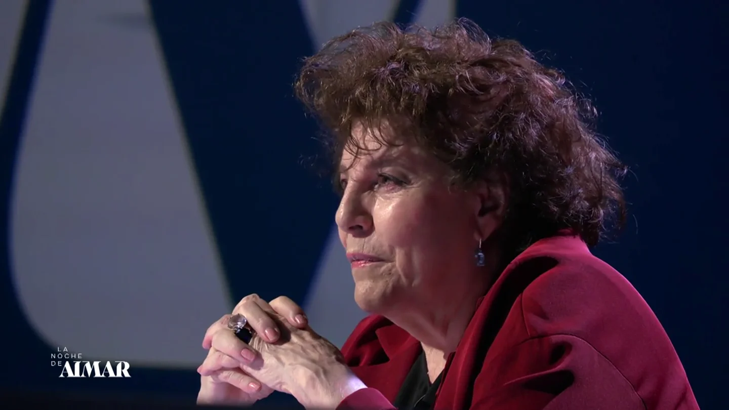 Charo López reflexiona sobre su infancia en un colegio de monjas: "Mi padre era de derechas, mi vida empezó siendo muy dura" Charo López reflexiona sobre su infancia en un colegio de monjas: "Mi padre era de derechas, mi vida empezó siendo muy dura"