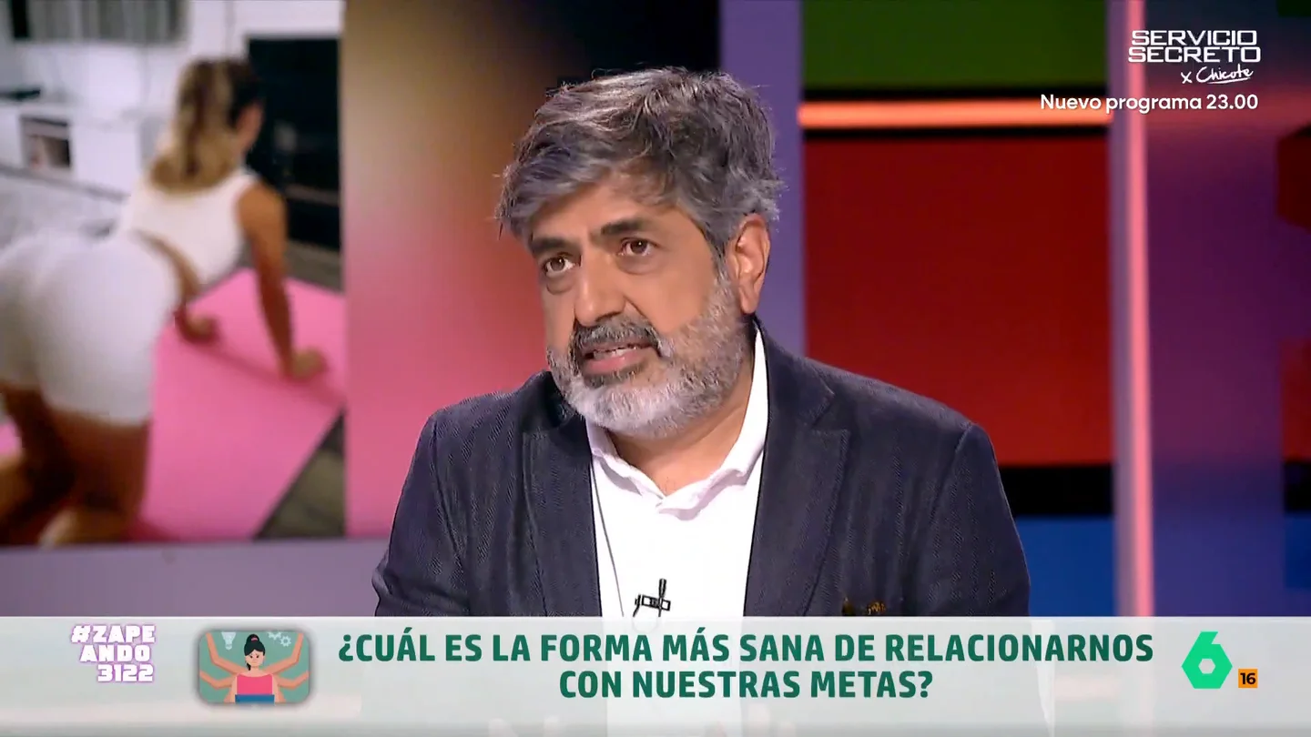 "Te tienes que tratar como te trata Google Maps": la clave de Arun Mansukhani para relacionarnos con nuestras metas Arun Mansukhani desvela en este vídeo algunos consejos para lidiar con la autoexigencia tan de moda en nuestra sociedad, entre ellos tratarnos como lo hace Google Maps: "Ni me putea, ni me da la razón, me redirige".