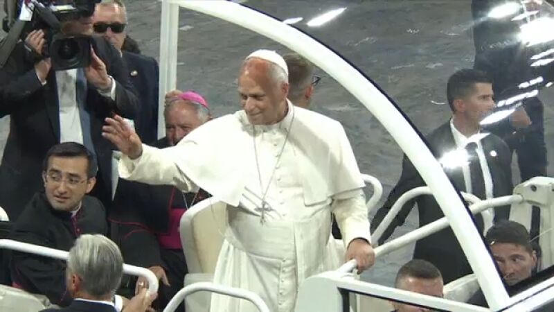 El papa da una misa en el Estadio Gran Canaria ante unas 40.000 personas tras su histórica visita a Arguineguín El papa da una misa en el Estadio Gran Canaria ante unas 40.000 personas tras su histórica visita a Arguineguín