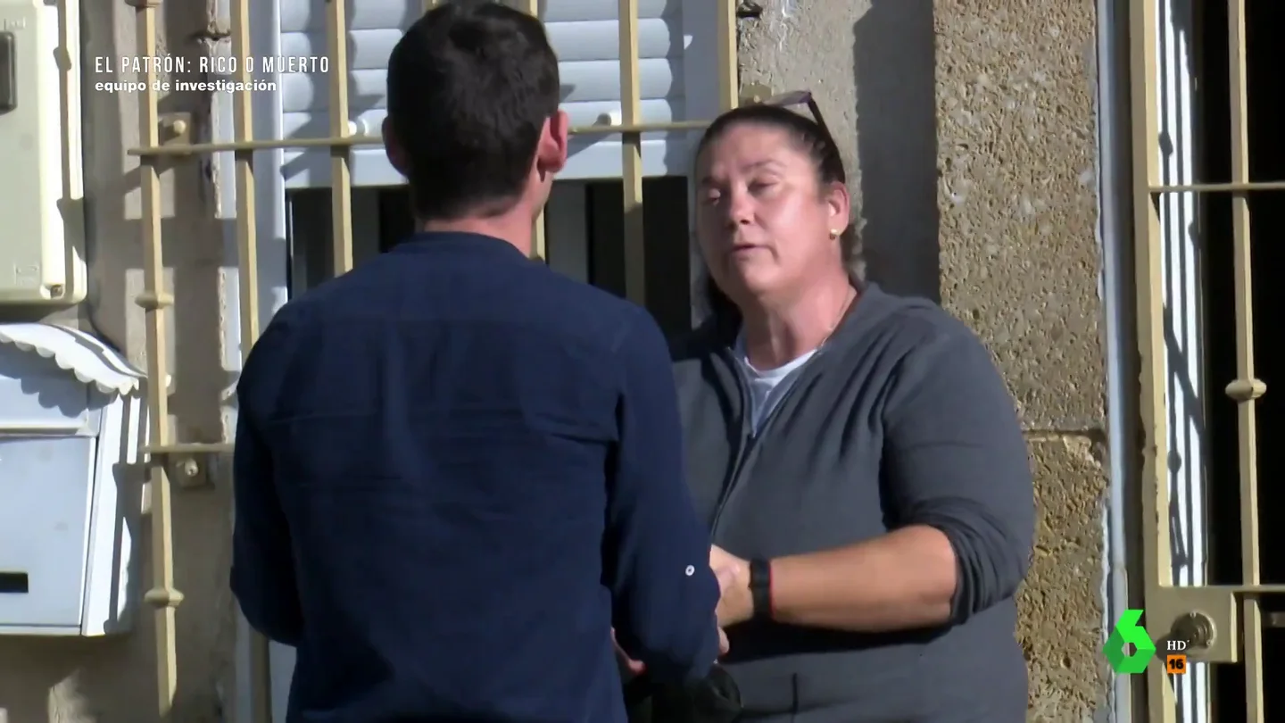 La tía de 'El patrón' y su sinfín de excusas al hablar de su Porsche Panamera: "Lo tengo porque cobro tres pagas y a mi marido le dan 504 euros" La tía de 'El patrón' y su sinfín de excusas al hablar de su Porsche Panamera: "Lo tengo porque cobro tres pagas y a mi marido le dan 504 euros"