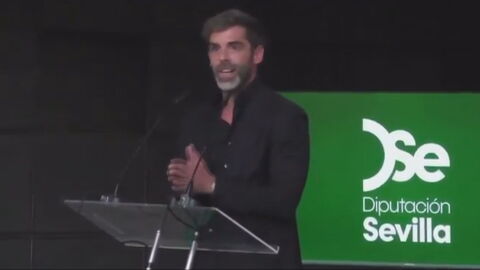 Jos&eacute; Y&eacute;lamo dedica un premio a la denunciante de Gustavo Fuentes por agresi&oacute;n sexual: "Y a todas las que no lo pueden hacer porque tienen miedo"