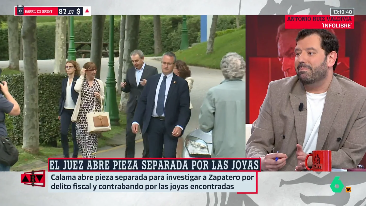 Valdivia: "El PSOE mantiene su apoyo a Zapatero, pero ya admite que el asunto no pinta bien" Valdivia: "El PSOE mantiene su apoyo a Zapatero, pero ya admite que el asunto no pinta bien"