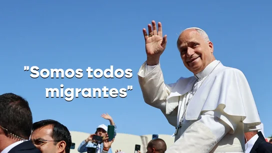 El papa se despide de España rodeado de las personas que más ha reivindicado: "Todos somos migrantes" El papa se despide de España rodeado de las personas que más ha reivindicado: "Todos somos migrantes"