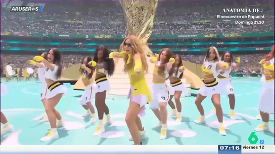 Shakira deslumbra en la inauguración del Mundial de Fútbol vestida de amarillo cantando 'Dai Dai' Shakira deslumbra en la inauguración del Mundial de Fútbol vestida de amarillo cantando 'Dai Dai'