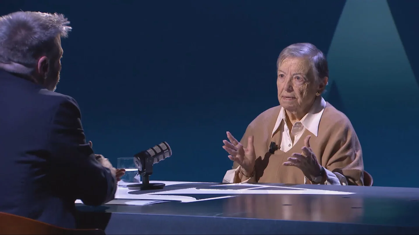 María Galiana se sincera en La Noche de Aimar: "Se dice que detrás de un gran hombre hay una gran mujer. Una gran esclava, diría yo" María Galiana se sincera en La Noche de Aimar: "Se dice que detrás de un gran hombre hay una gran mujer. Una gran esclava, diría yo"