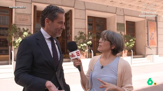 Borja Sémper recuerda a Thais Villas que una vez hicieron la compra juntos: "Ha conocido usted tantos hombres..." La reportera ha visitado la Carrera de San Jerónimo para charlar con los diputados y saber qué desayunan. El portavoz del Partido Popular, además, ha señalado que ella ya debería saberlo porque hicieron la compra juntos.