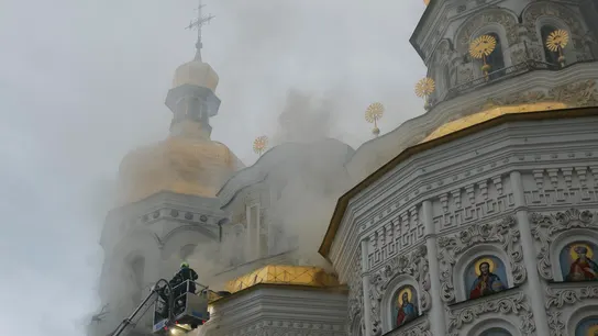 Putin se ceba con Ucrania: lanza 70 misiles, casi 700 drones y ataca la Catedral de las Cuevas como símbolo de la Iglesia ortodoxa Putin se ceba con Ucrania: lanza 70 misiles, casi 700 drones y ataca la Catedral de las Cuevas como símbolo de la Iglesia ortodoxa