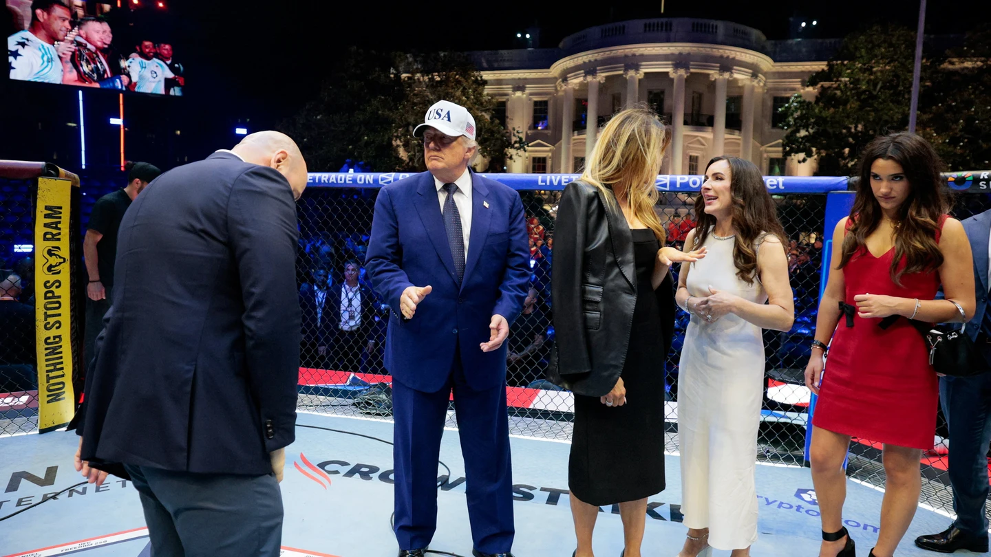 Donald Trump, en el octógono montado frente a la Casa Blanca como parte de la celebración de su 80 cumpleaños Donald Trump, en el octógono montado frente a la Casa Blanca como parte de la celebración de su 80 cumpleaños