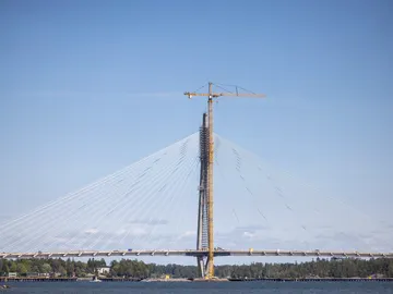 El impresionante puente en Finlandia de 1,2 kilómetros de longitud y 135 metros de altura, por el que no pueden pasar los coches El impresionante puente en Finlandia de 1,2 kilómetros de longitud y 135 metros de altura, por el que no pueden pasar los coches