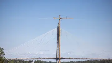 El impresionante puente en Finlandia de 1,2 kilómetros de longitud y 135 metros de altura, por el que no pueden pasar los coches El impresionante puente en Finlandia de 1,2 kilómetros de longitud y 135 metros de altura, por el que no pueden pasar los coches