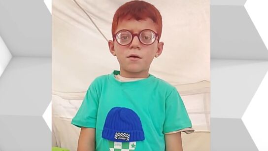 Imagen de Ayoub, el ni&ntilde;o gazat&iacute; que perdi&oacute; sus gafas