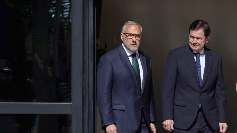 El presidente de Castilla y Le&oacute;n, Alfonso Fern&aacute;ndez Ma&ntilde;ueco , junto al vicepresidente primero, Carlos Poll&aacute;n