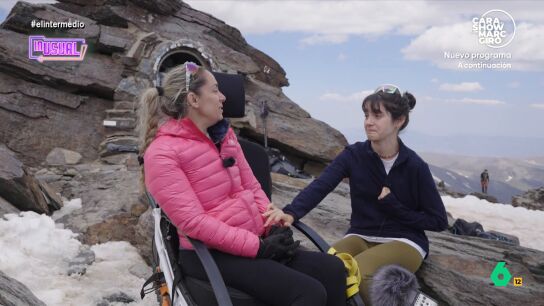 In&eacute;s Rodr&iacute;guez acompa&ntilde;a a la atleta Carmen Gim&eacute;nez hasta la cima del Mulhac&eacute;n, la monta&ntilde;a m&aacute;s alta de la pen&iacute;nsula. All&iacute;, Carmen cuenta la dram&aacute;tica p&eacute;rdida que le da fuerzas para afrontar las maratones o las monta&ntilde;as, a pesar de su discapacidad.