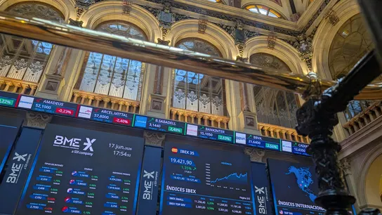 El Ibex 35 supera la cota de los 19.400 puntos aupado por los detalles del acuerdo de paz entre EEUU e Irán El Ibex 35 supera la cota de los 19.400 puntos aupado por los detalles del acuerdo de paz entre EEUU e Irán