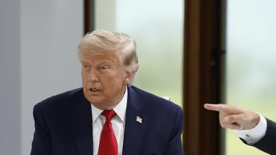 Trump advierte a Irán de que si no les gusta el pacto habrá más bombas "sobre sus cabezas" Trump advierte a Irán de que si no les gusta el pacto habrá más bombas "sobre sus cabezas"