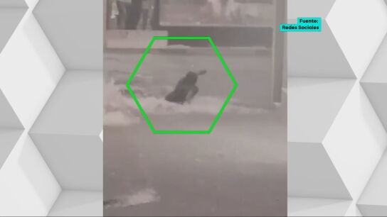 Una tromba de agua convierte las calles de Ja&eacute;n en aut&eacute;nticas trampas para los vecinos: "Todo era una piscina"