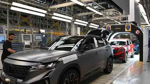 Renault, Stellantis y Volkswagen reclaman una definición más flexible del sello "hecho en la UE" Renault, Stellantis y Volkswagen reclaman una definición más flexible del sello "hecho en la UE"