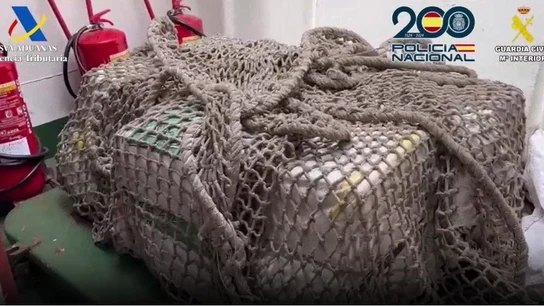 Un velero, 500 kilos de cocaína y tres detenidos: operativo de Aduanas a 740 kilómetros de Canarias Un velero, 500 kilos de cocaína y tres detenidos: operativo de Aduanas a 740 kilómetros de Canarias