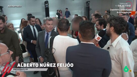 El reportero ha asistido al Foro Tale&ntilde;to y all&iacute; uno de los invitados ha sido el l&iacute;der popular. Ju&aacute;rez ha intentado que Feij&oacute;o responda a alguna de sus preguntas, pero, como afirma Isma, "cuando no les preguntas sobre temas pol&iacute;ticos es cuando ellos quieren hablar". 