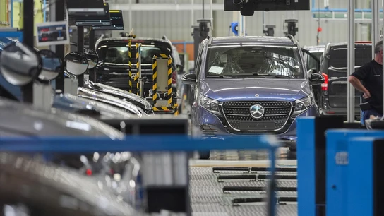 Los coches vendidos en Europa tendrán que incorporar un 25% de plástico realizado Los coches vendidos en Europa tendrán que incorporar un 25% de plástico realizado