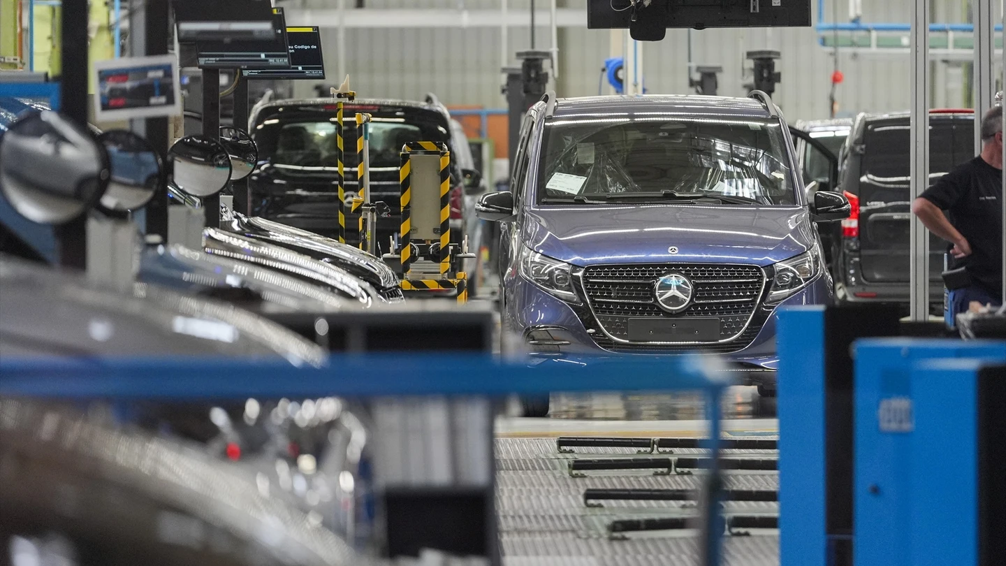 Los coches vendidos en Europa tendrán que incorporar un 25% de plástico realizado Los coches vendidos en Europa tendrán que incorporar un 25% de plástico realizado