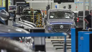 Los coches vendidos en Europa tendrán que incorporar un 25% de plástico realizado Los coches vendidos en Europa tendrán que incorporar un 25% de plástico realizado