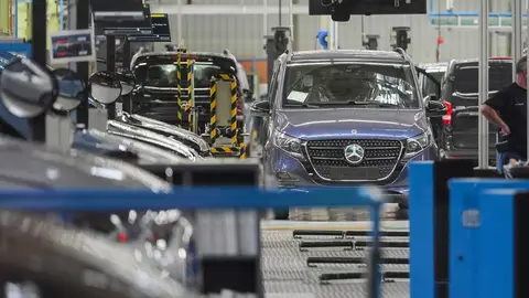 Los coches vendidos en Europa tendrán que incorporar un 25% de plástico realizado Los coches vendidos en Europa tendrán que incorporar un 25% de plástico realizado