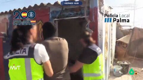 M&aacute;s de 200 agentes de polic&iacute;a han entrado en Son Banya, uno de los mayores supermercados de la droga de Palma de Mallorca, donde se han producido detenciones, incautaciones y siete casas han sido derrumbadas.
