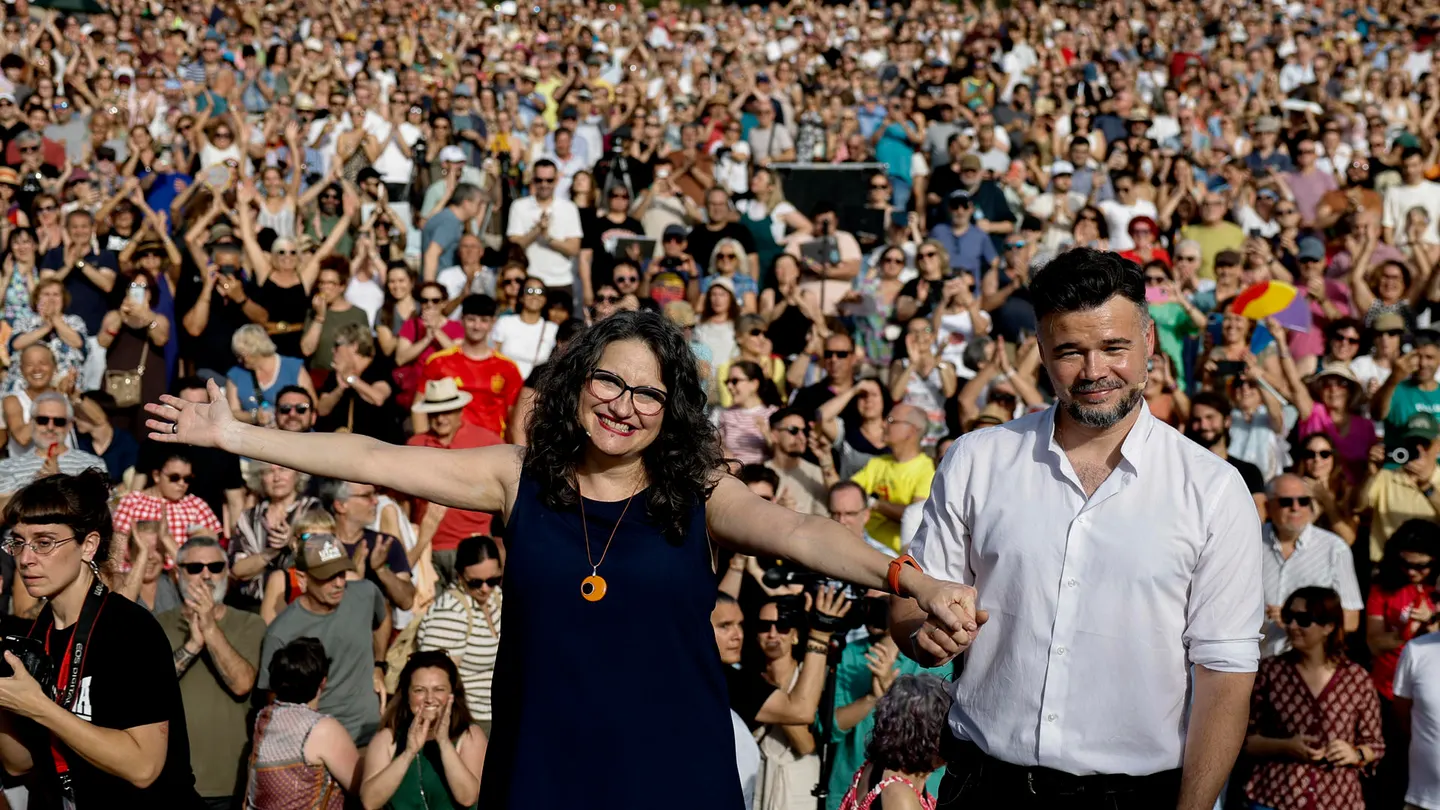 "Lo que viene es muy jodido": Rufián y Oltra llaman a abandonar las diferencias para unir a la izquierda "Lo que viene es muy jodido": Rufián y Oltra llaman a abandonar las diferencias para unir a la izquierda