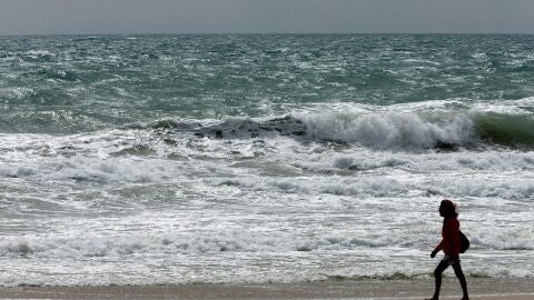 Muere un menor y otros dos est&aacute;n en estado cr&iacute;tico tras ba&ntilde;arse en una playa de Tarragona con bandera amarilla