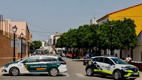 Coches de la Guardia Civil y la Policía Local en Gerena (Sevilla) Coches de la Guardia Civil y la Policía Local en Gerena (Sevilla)