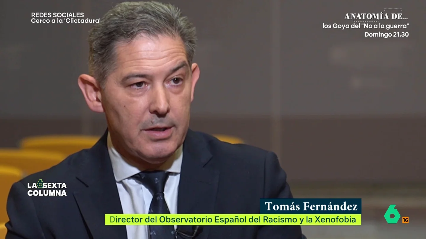 Tomás Fernández, de OBERAXE, sobre los mensajes de odio: "El 93% suele usar un lenguaje agresivo explícito" El observatorio ha detectado 800.000 mensajes de odio. Estos "son mensajes que, por regla general, humillan a otras personas por el mero hecho de ser diferentes, ya sea por cuestiones de racismo, xenofobia, etcétera", señala Fernández.