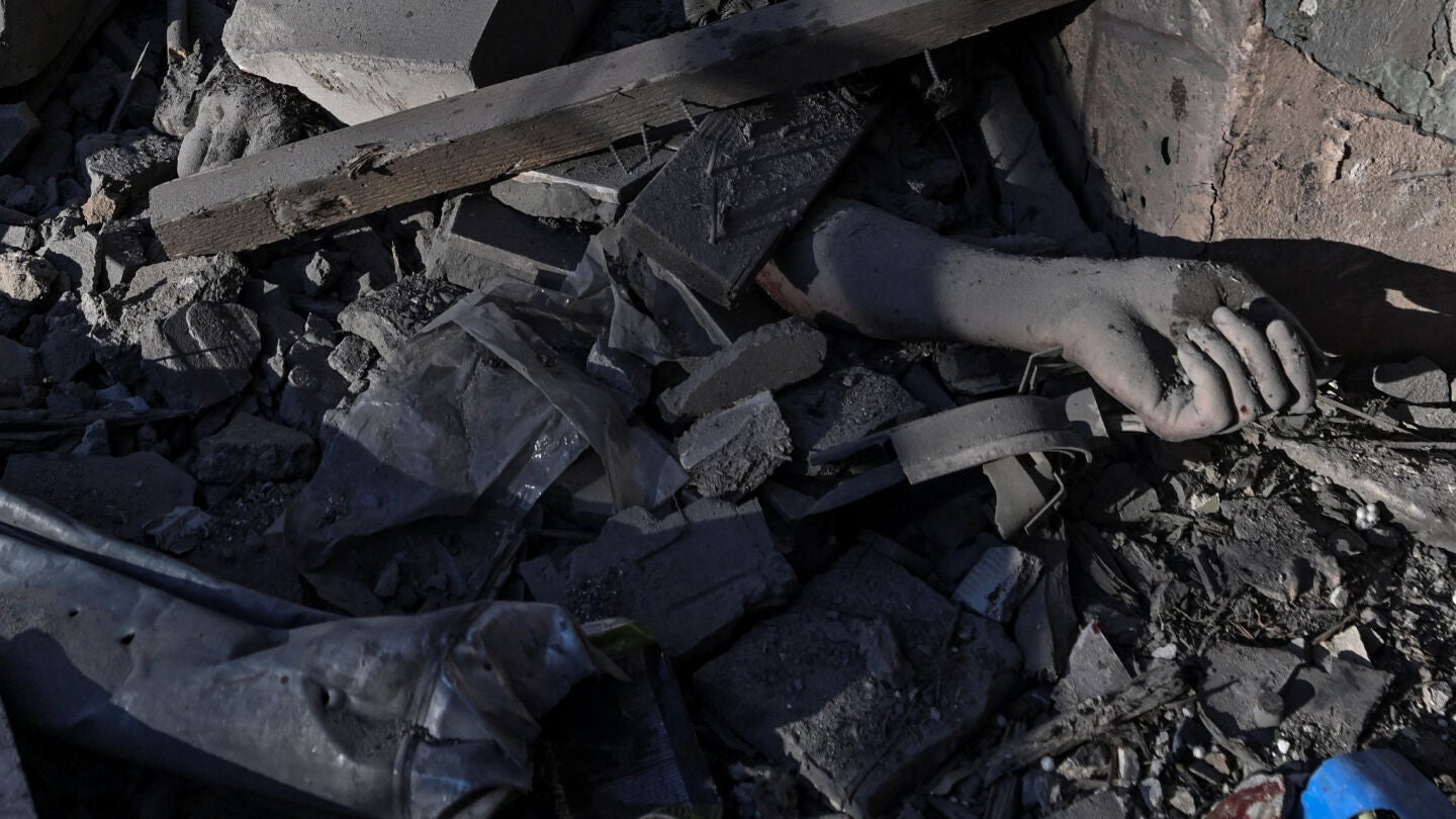 Cinco muertos y 11 heridos tras ataques rusos en la ciudad ucraniana de Zaporiyia.