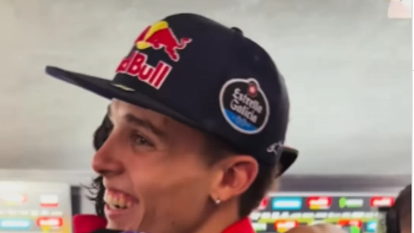 El buen rollo entre Márquez y Moreira tras la sprint de Brno: "¡Podemos pelear ahora eh!" El buen rollo entre Márquez y Moreira tras la sprint de Brno: "¡Podemos pelear ahora eh!"
