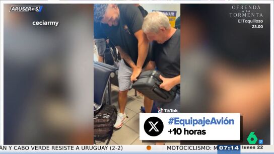 Rompe las ruedas de su maleta en el aeropuerto para no pagarle 70 euros a Ryanair y se hace viral