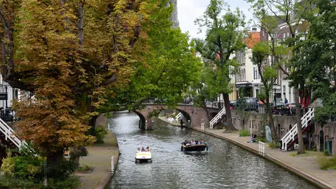 Ruta en barca por los canales de Utrecht Ruta en barca por los canales de Utrecht