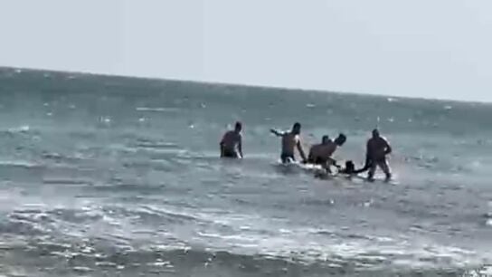 Rescate en el mar del hombre detenido por agredir sexualmente a una mujer en Almer&iacute;a.