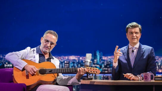 Jorge Drexler interpreta en directo en Cara al Show su versi&oacute;n de 'Yo perrea sola' de Bad Bunny