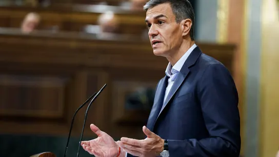 Feijóo, a Sánchez: "¡Qué soberbia! ¡Cuánta indignidad! Lo único que se espera de usted es que disuelva las Cortes y vayamos a votar" Feijóo, a Sánchez: "¡Qué soberbia! ¡Cuánta indignidad! Lo único que se espera de usted es que disuelva las Cortes y vayamos a votar"