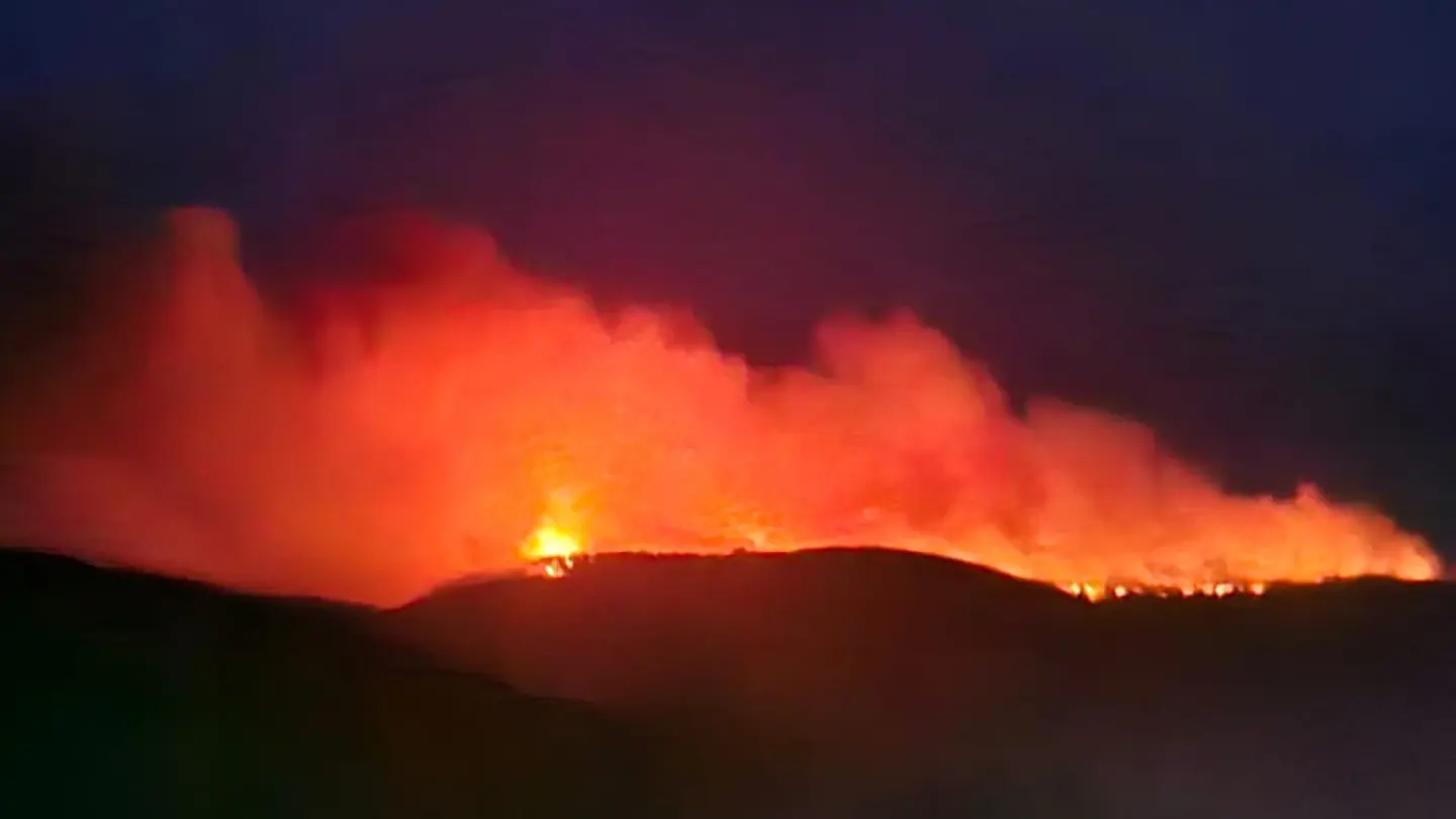Imagen que ha compartido el Presidente del Consejo Comarcal de El Bierzo de los incendios que afectan la zona. Imagen que ha compartido el Presidente del Consejo Comarcal de El Bierzo de los incendios que afectan la zona.