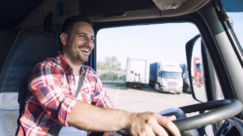 La soluci&oacute;n de la DGT para los problemas en Espa&ntilde;a est&aacute; en los camioneros peruanos, marroqu&iacute;es y turcos