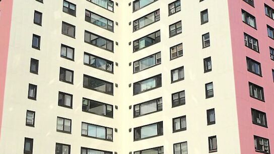 El pueblo donde casi todos sus vecinos viven dentro de un &uacute;nico edificio