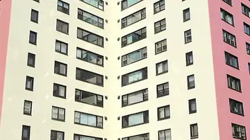 El pueblo donde casi todos sus vecinos viven dentro de un único edificio El pueblo donde casi todos sus vecinos viven dentro de un único edificio